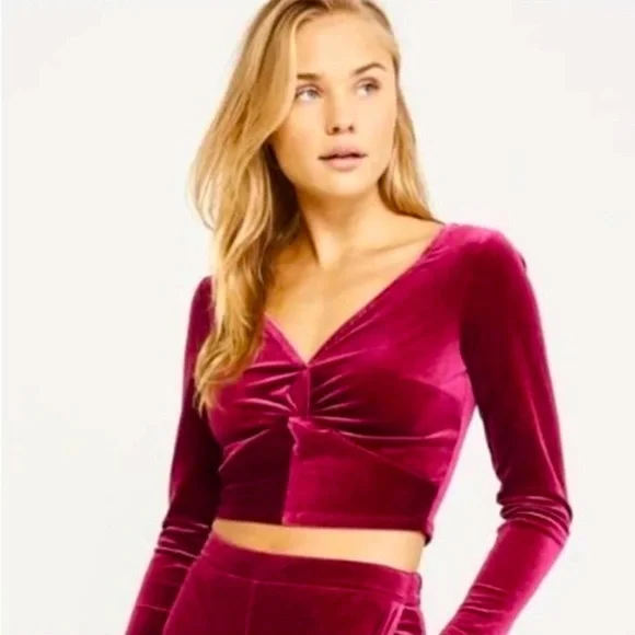 Abercrombie & Fitch Velvet Twist Crop Top Long Sleeve • size Medium - Picture 1 of 5